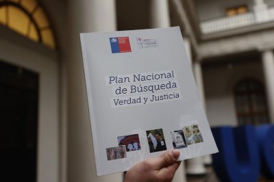 El Plan Nacional de Búsqueda de Verdad y Justicia es implementado por el Programa de Derechos Humanos de la Subsecretaría de Derechos Humanos del Ministerio de Justicia y Derechos Humanos.